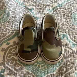 Toddler Camo vans size 4.5